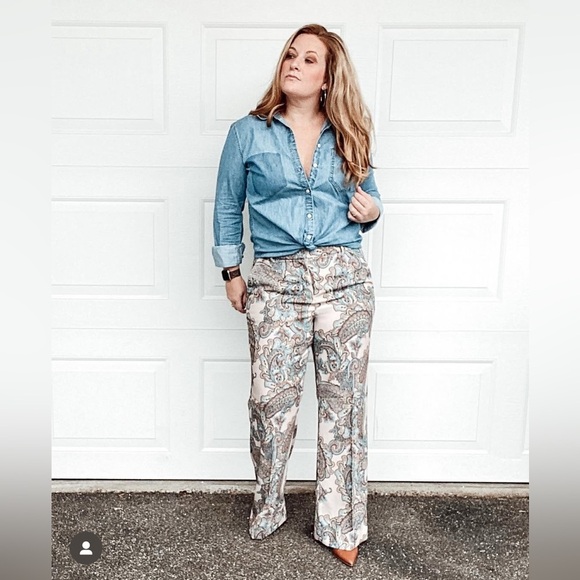 Express Paisley Wide-Leg Pants in Cream and Blue - Picture 8 of 8